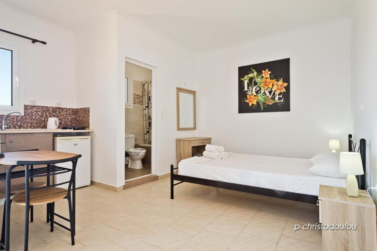 Albatros Studios & Apartments Lefkos  ภายนอก รูปภาพ