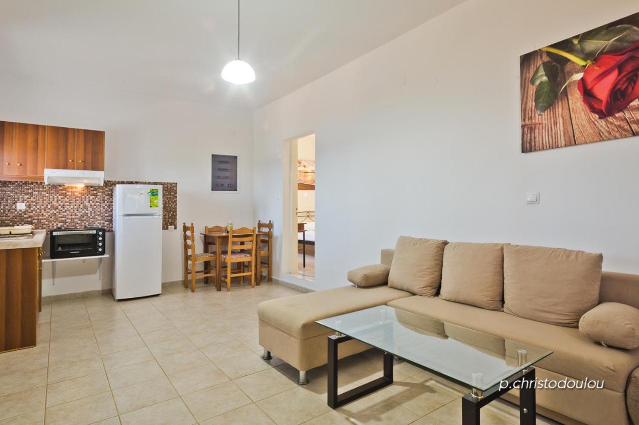 Albatros Studios & Apartments Lefkos  ภายนอก รูปภาพ